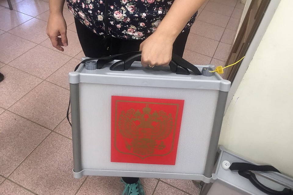 В Избиркоме отметили, что говорить о результатах пока рано. Все может измениться в ближайшие часы при подсчете голосов избирателей. Фото: Избирательная комиссия Псковской области.
