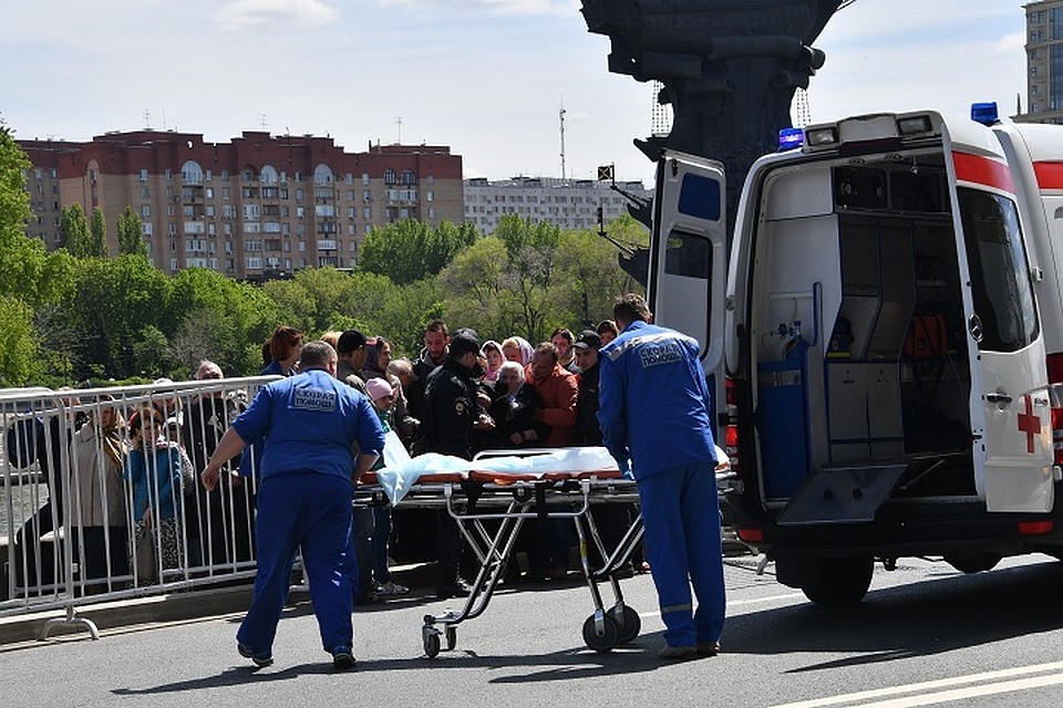 На второй день малышке вызвали скорую помощь