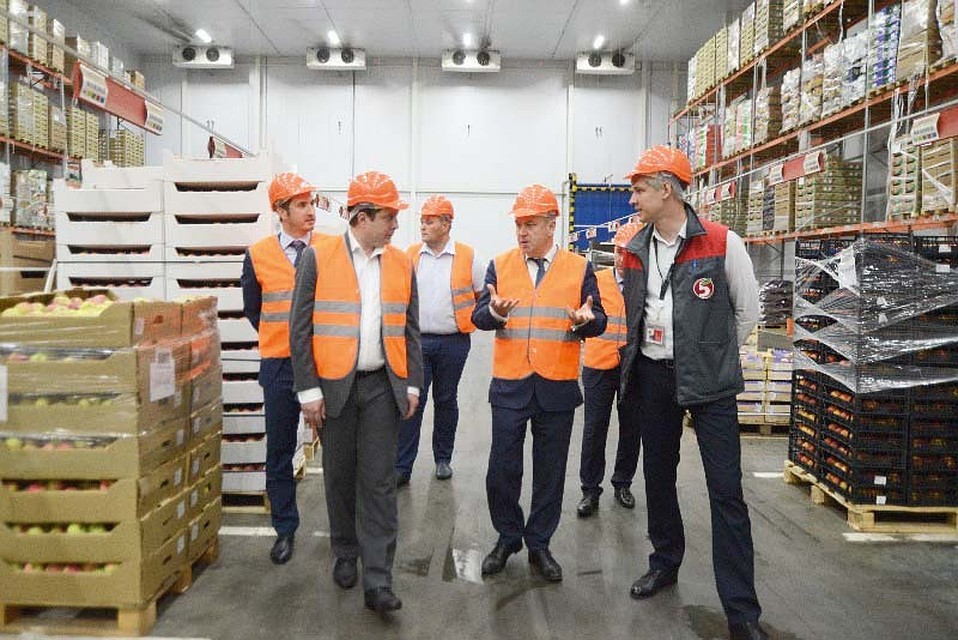 Комплекс сможет агрегировать продукцию из-за рубежа, обрабатывать ее и отправлять в другие регионы страны.