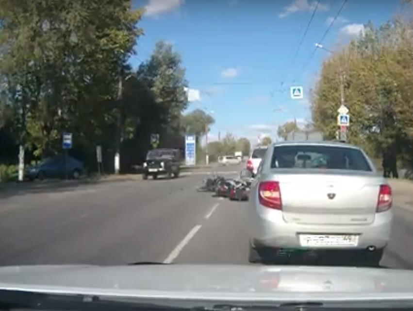 Место аварии. Скриншот с видео из группы "Подслушано у водителей. Тверь" (Татьяна Зайцева)
