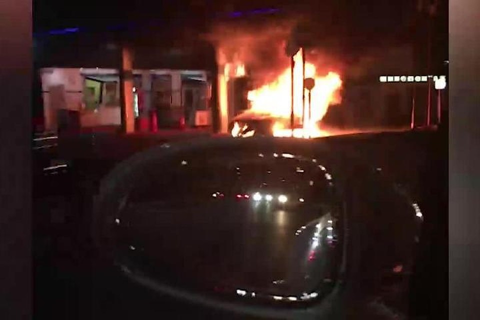 Очевидец снял пожар на заправке в Подольске