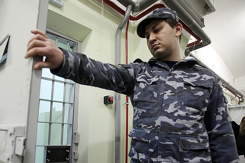 Депутаты хотят разрешить подследственным встречаться с родными чаще