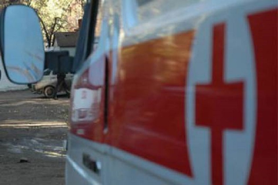 Мужчину увезли в больницу с тяжелыми травмами