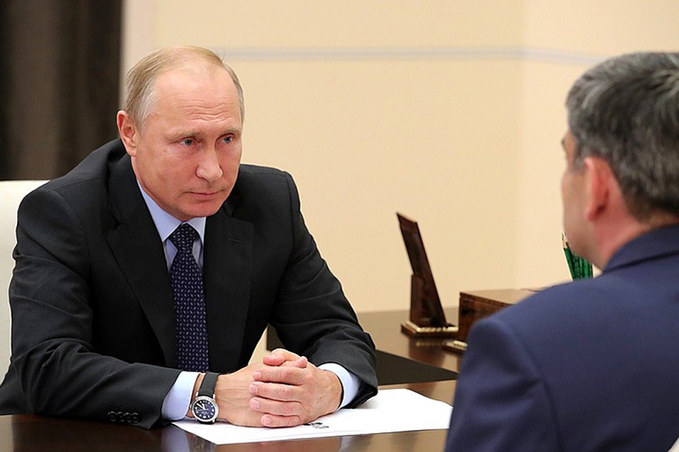 Президент провёл рабочую встречу с Казбеком Коковым. Фото: kremlin.ru