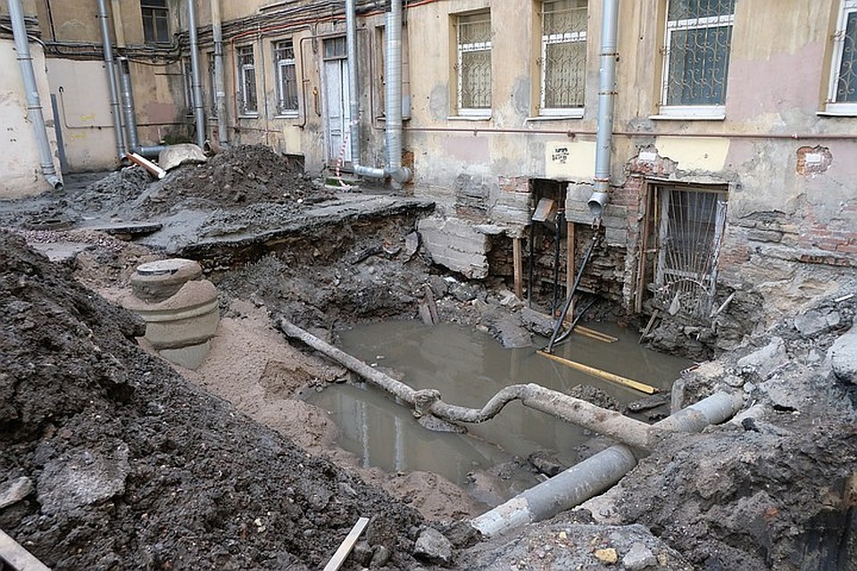 Последствия прорыва трубы с кипятком на Измайловском проспекте