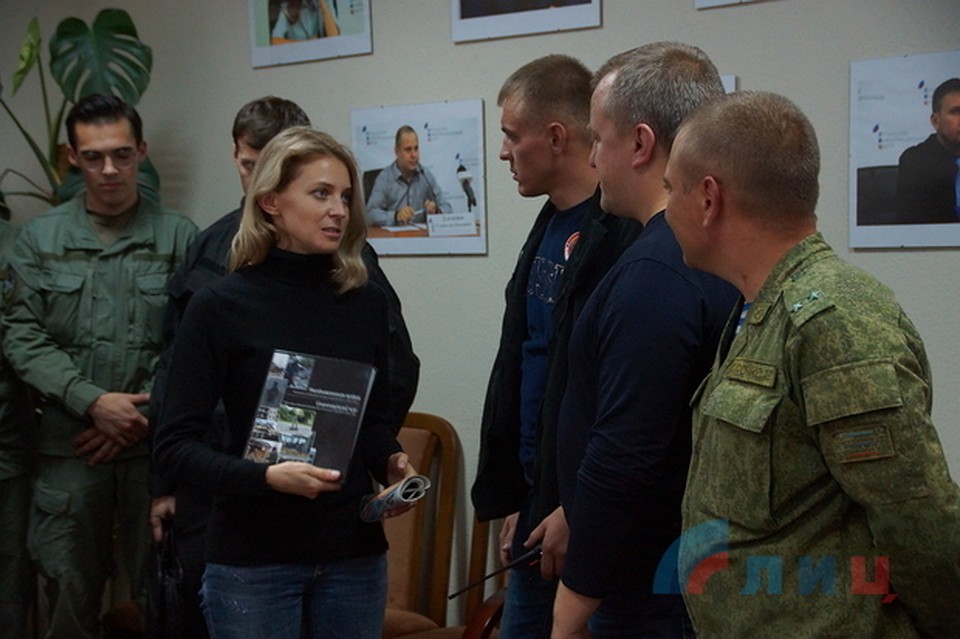 Наталья Поклонская пожелала, чтобы следующая книга была о мирном и сильном Донбассе. Фото: ЛИЦ