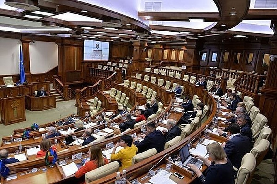 Слушания о краже миллиарда пройдут в молдавском парламенте на следующей неделе
