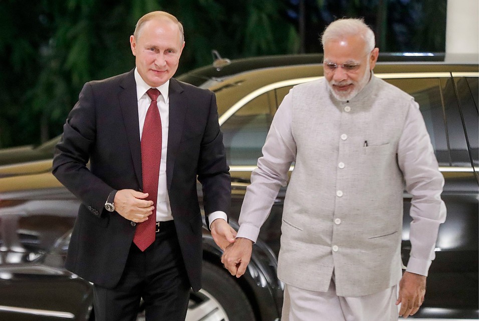 Нарендра Моди тепло встретил Владимира Путина.