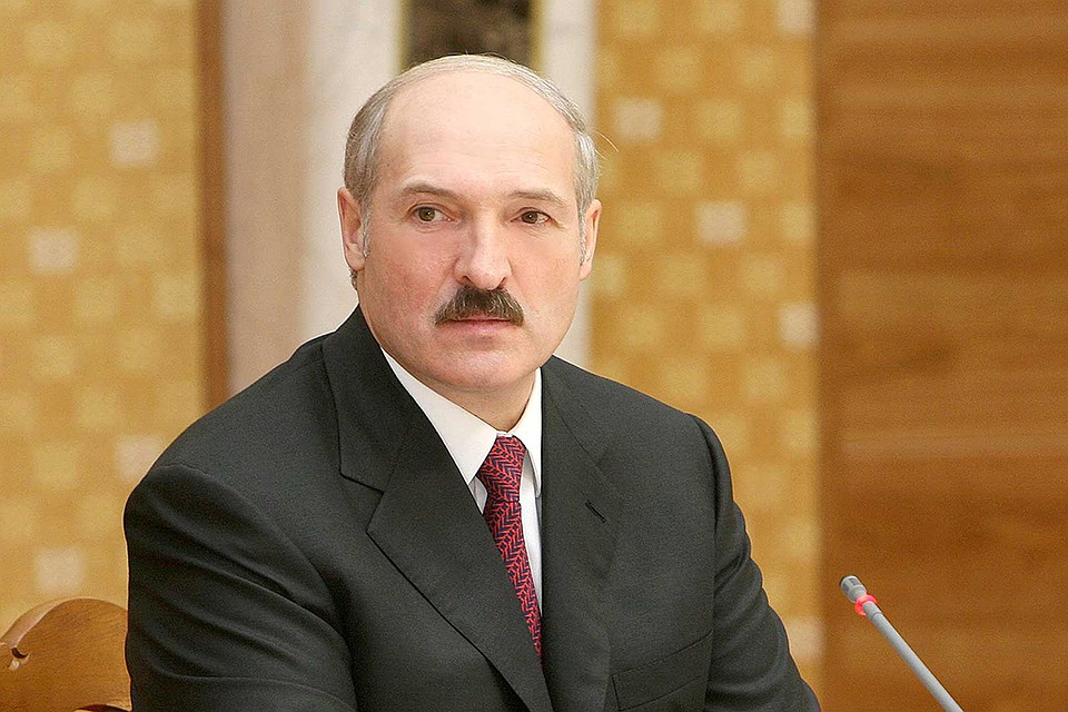 Президент подчеркнул, что в армии порой случается всякое, в том числе и гибель людей. Фото: belta.by
