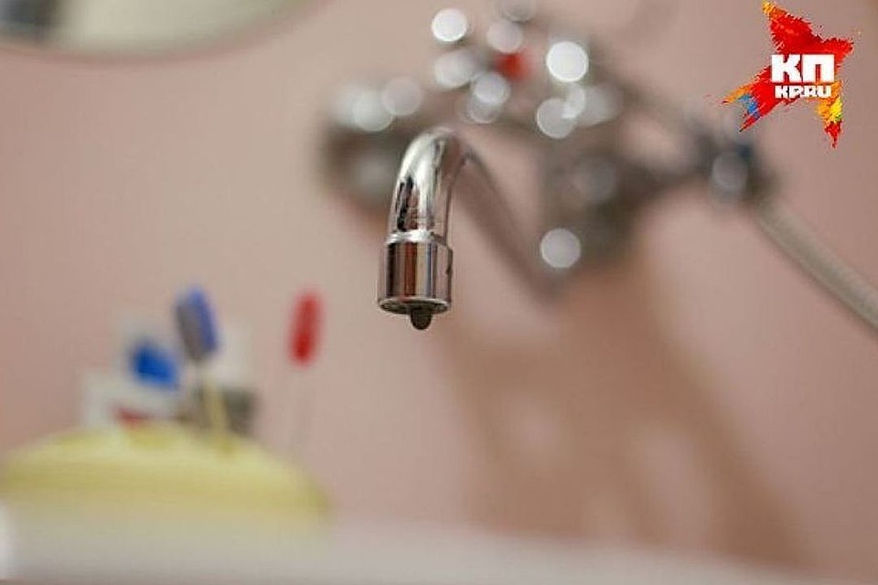 Жители четырех улиц в Оби живут без воды.
