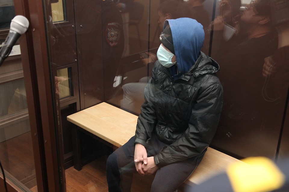 Лев Б. был на суде в медицинской маске
