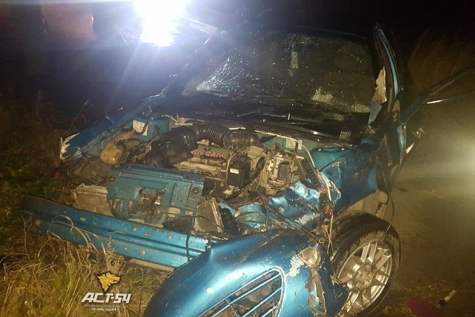 После аварии машина превратилась в груду железа.