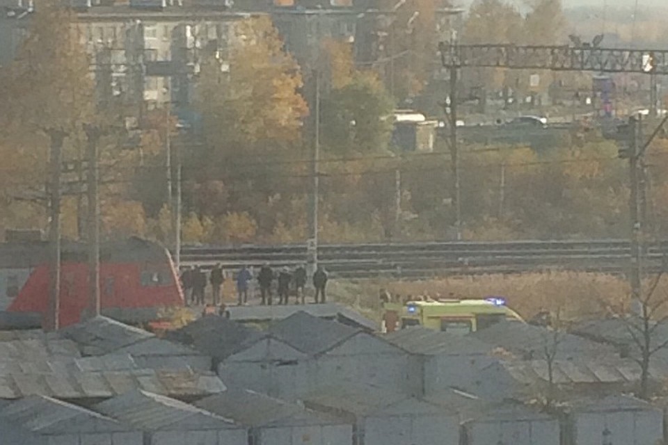 В Петербурге у платформы Ручьи электричка сбила молодого мужчину. Фото: vk.com/spb_today