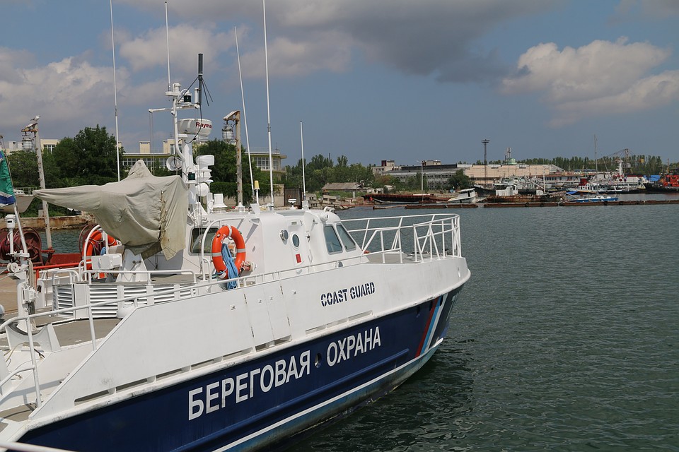 Береговая охрана следит не только за нарушителями границы, но и за рыбаками