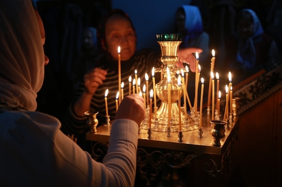 Молебны продлятся до воскресенья.