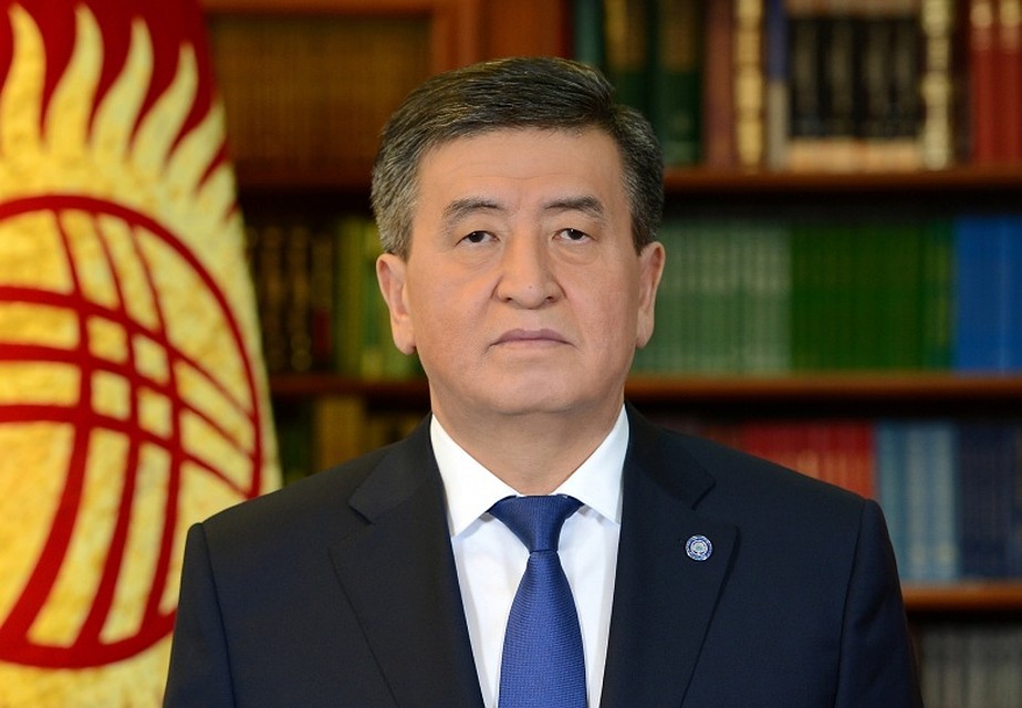 Президент поздравил кыргызстанцев с Днем социального работника.