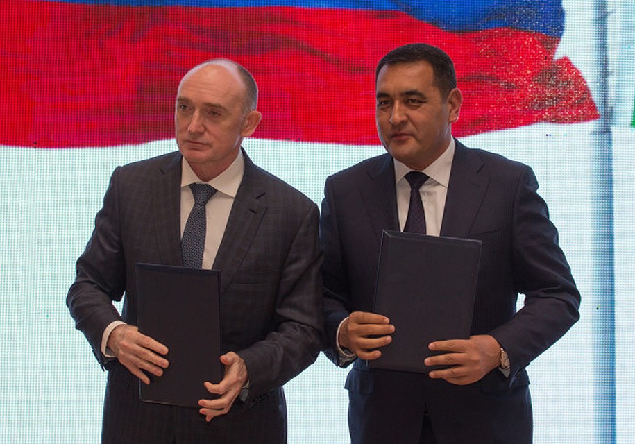 Борис Дубровский работает на международном форуме в Узбекистане. Фото: gubernator74.ru