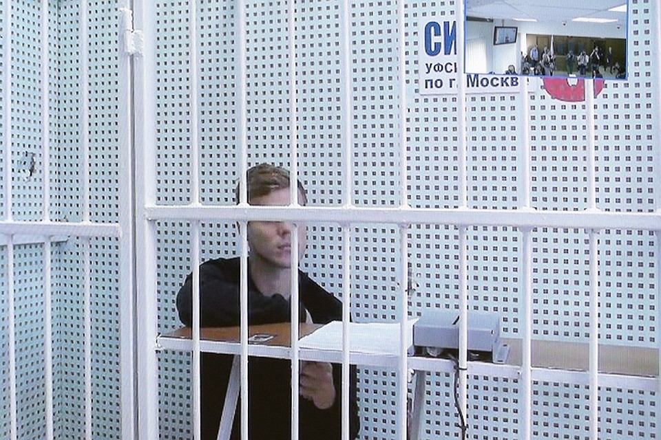 Александр Кокорин выступал в Мосгорсуде по видеосвязи из Бутырки. Фото: Сергей Бобылев/ТАСС