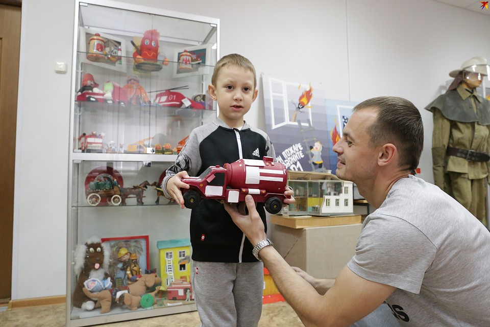Для Антона "Комсомолка" организовала экскурсию в учебную часть МЧС