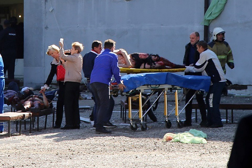 В бойне в керченском политехническом колледже погиб 21 человек, 44 получили ранения. Фото: REUTERS