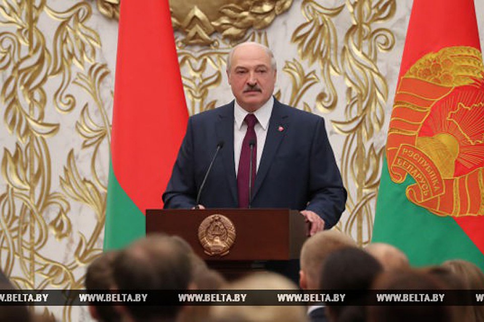 Лукашенко: «Если завтра с ружьем придется встать на защиту своей Родины? Нам придется раздать каждому оружие». Фото: БелТА.