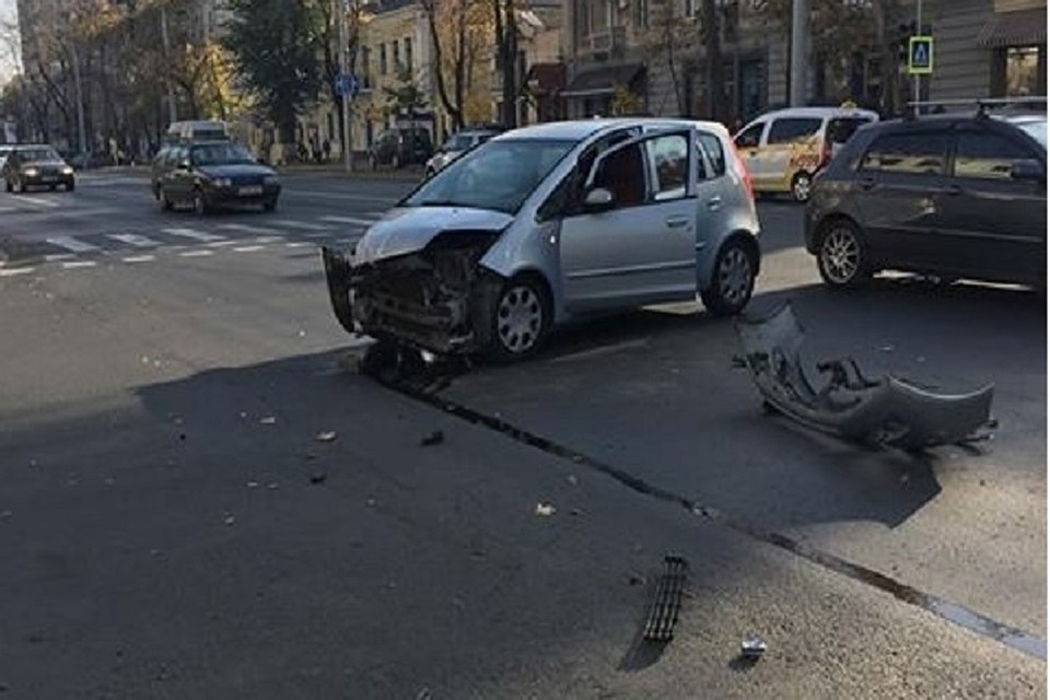 Автомобили получили сильные повреждения. Фото: protv.md