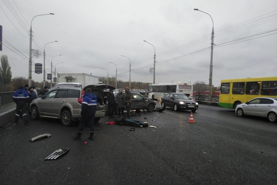 Массовое ДТП на обледеневшем мосту в Липецке