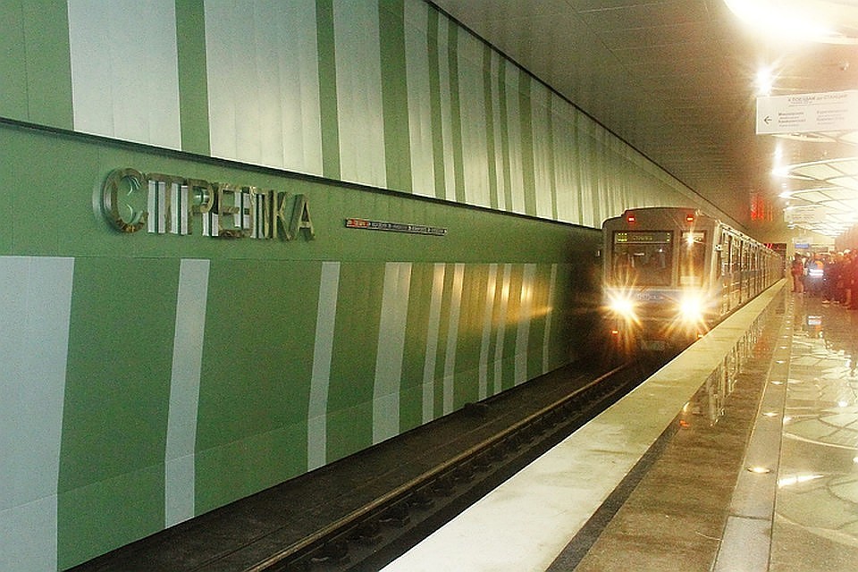Станция метро «Стрелка» снова будет работать до полуночи