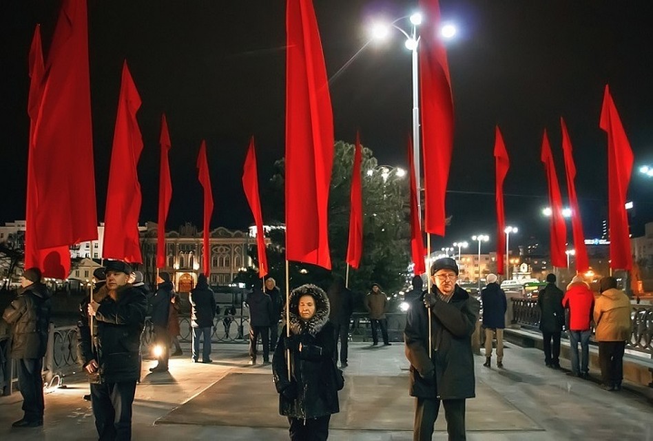 Символ города на несколько минут вернули на прежнее место. Фото: группа движения "Суть времени" в соцсети