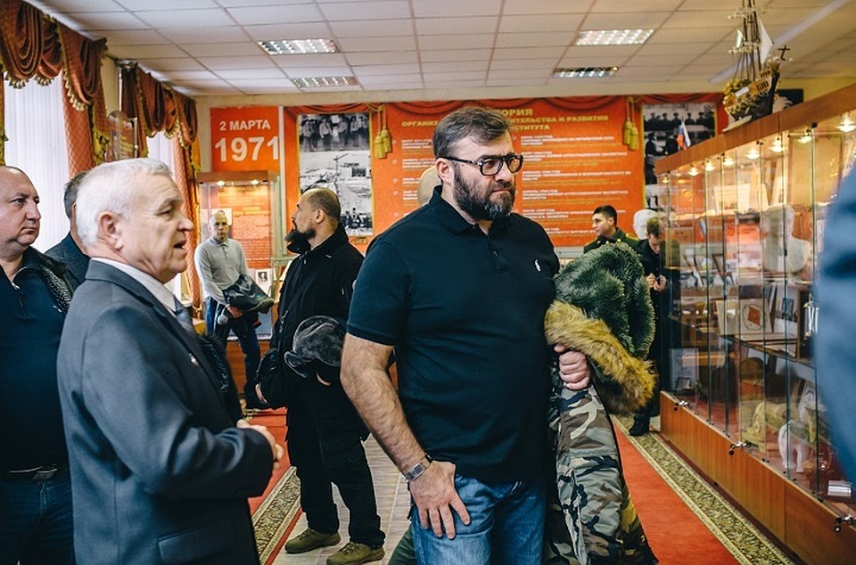 Михаил Пореченков побывал в Новосибирском военном институте.