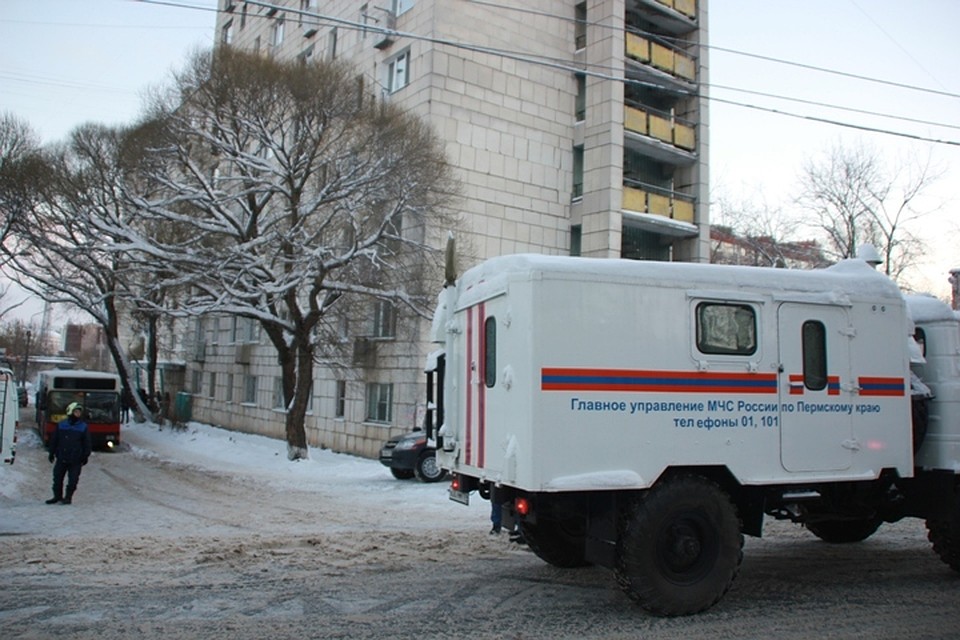 Ранним утром в пермской многоэтажке прогремел взрыв. Фото: ГУ МЧС по Пермскому краю.