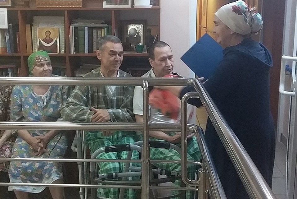 С наступлением холодов тюменцев призывают помочь бездомным. Фото тюменского Дома милосердие "Богадельня"