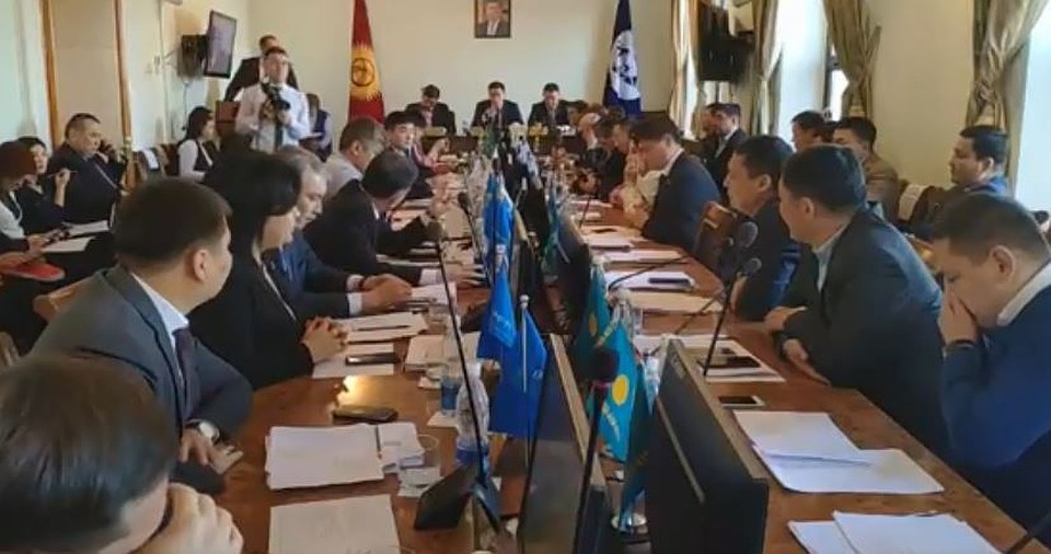 Сессия Бишкекского городского кенеша