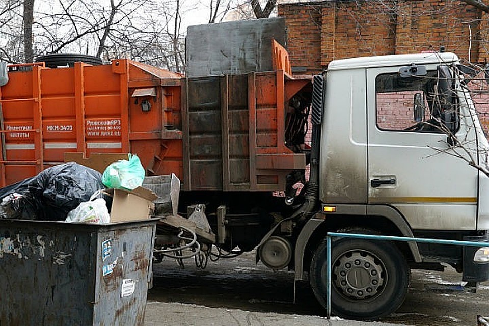 В Хабаровске будут следить за тем, куда сбрасывают мусор перевозчики
