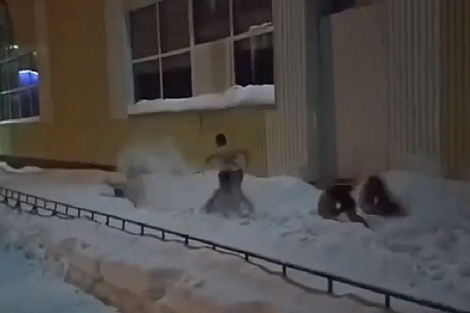 В Новом Уренгое юные бойцы закаляются в 30-градусный мороз. Фото: «Федерация рукопашного боя города Нового Уренгоя»