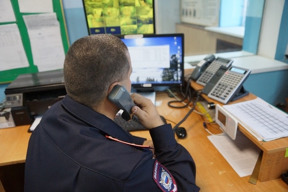 Поезд и иномарка столкнулись на железной дороге в Хабаровске