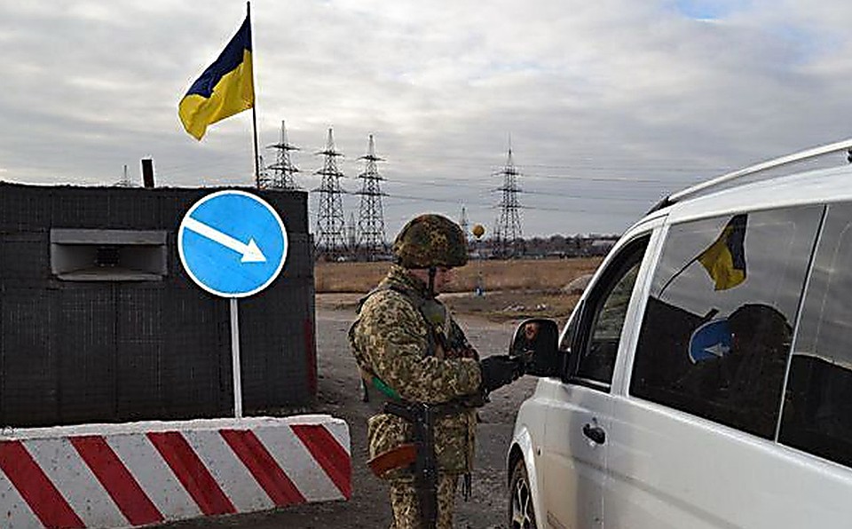 Не всякий иностранец теперь проедет с территории Украины в ДНР и ЛНР. Фото: ГПС Украины