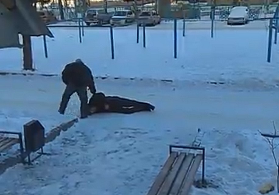 Житель Чишмов решил донести друга до дома