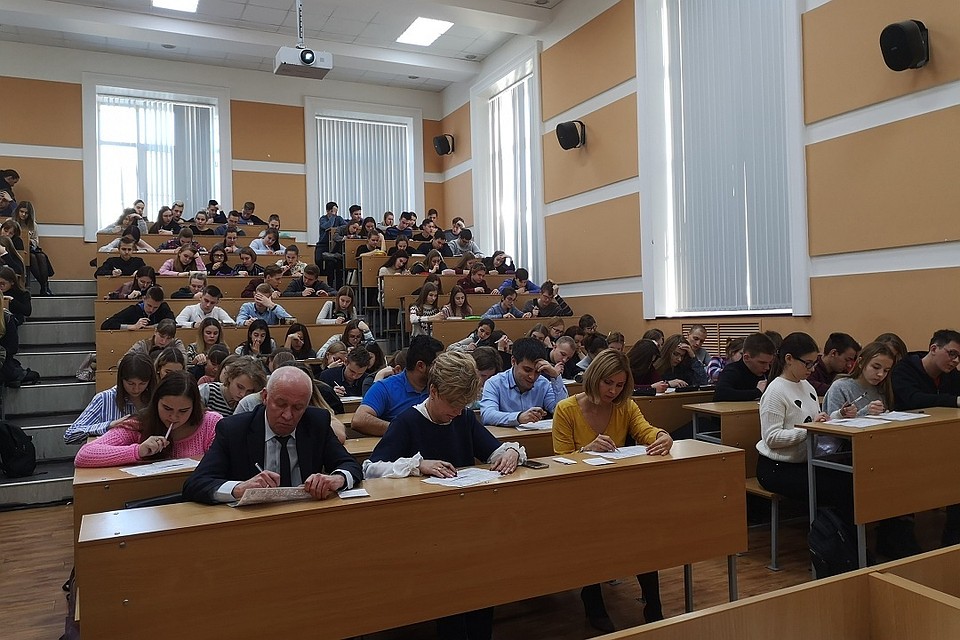 Фото: пресс-служба Псковского областного Собрания депутатов.