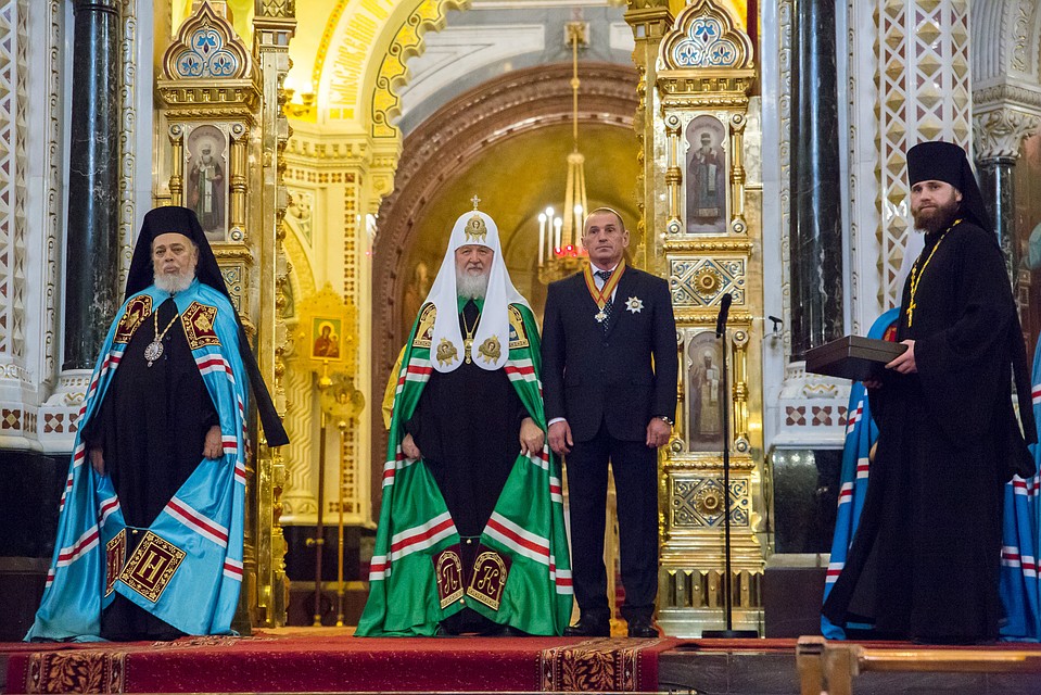 Святейший Патриарх Московский и всея Руси вручил высокую награду генеральному директору ГК «ЮгСтройИнвест». Фото: Предоставлено ГК «ЮгСтройИнвест»