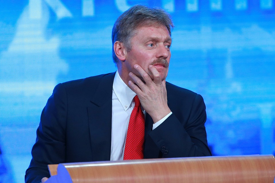 Песков прокомментировал телефонные переговоры Путина и Порошенко