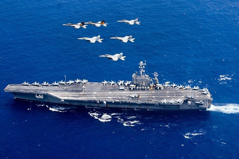 Атомный авианосец John C. Stennis