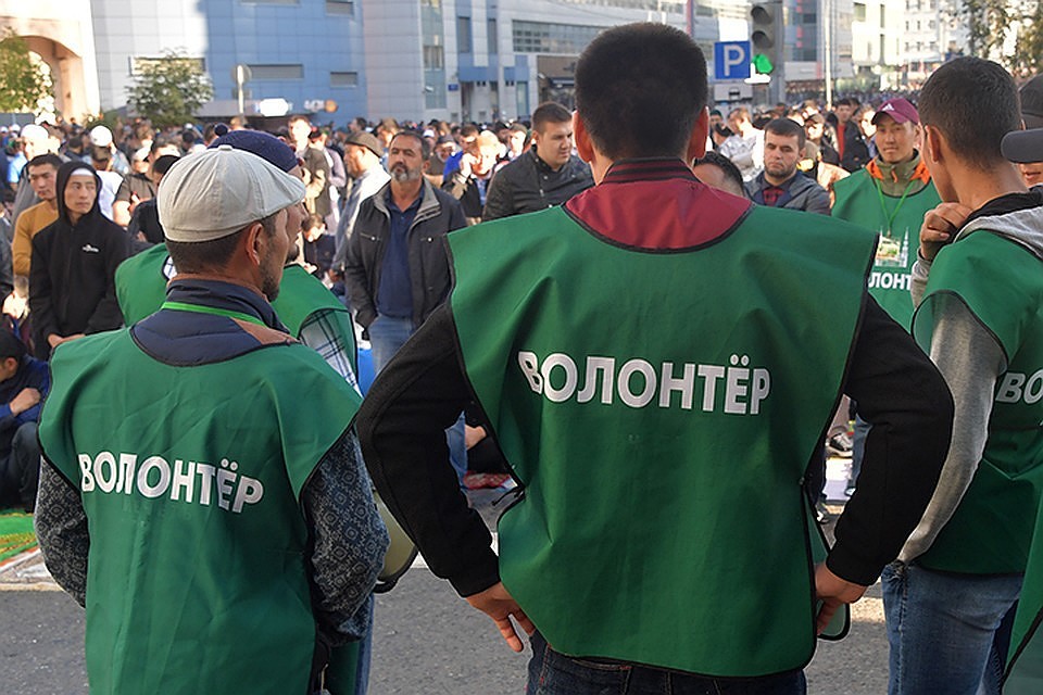 По словам главы республики, добровольческое движение воспитывает в людях чувство ответственности, гражданственность, патриотизм, инициативность, сострадание и преданность делу