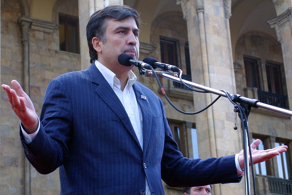 Саакашвили будет вести передачу на украинском ТВ