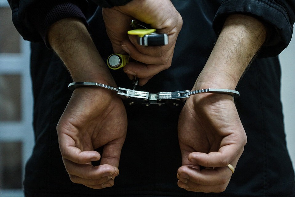 По версии правоохранителей, заместитель прокурора Железнодорожного района получил несколько сотен тысяч рублей взятки
