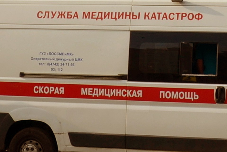 В Липецке столкнулись иномарки, пострадали люди