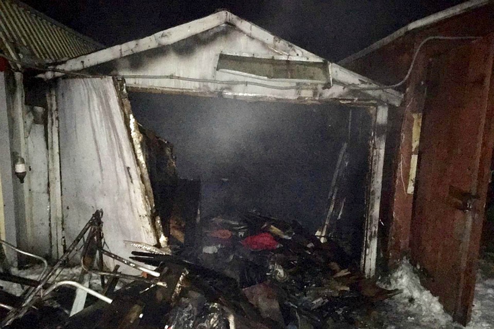 Причины пожара в гараже устанавливаются. Фото: следственный комитет по Мурманской области.