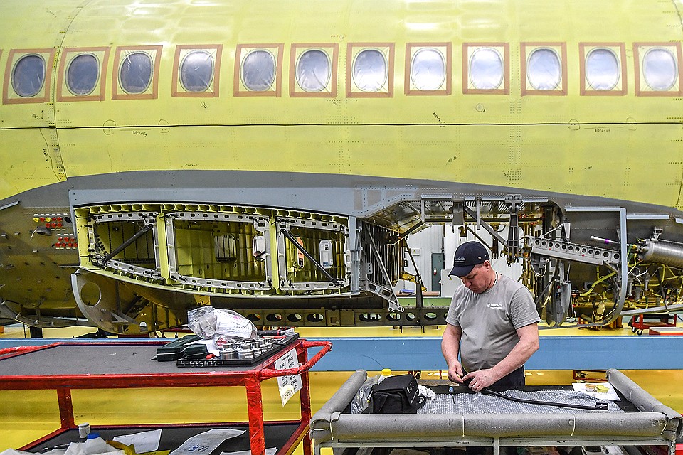 В сборочном цехе филиала ПАО `Компания `Сухой`.