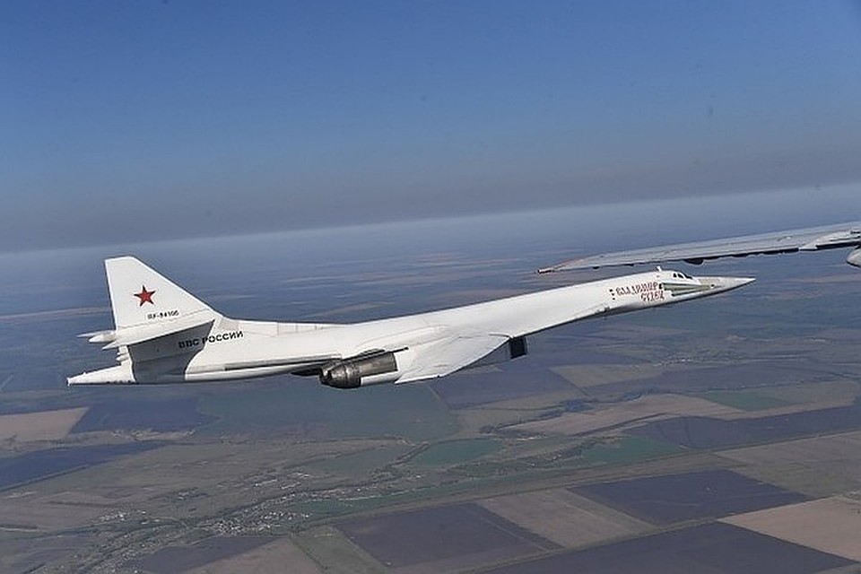Стратегический бомбардировщик Ту-160