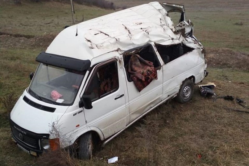 13 человек пострадали в аварии